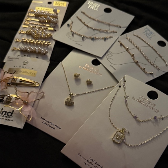 Gold and Pink Hair Accessories and Jewelry Set - Picture 2 of 4